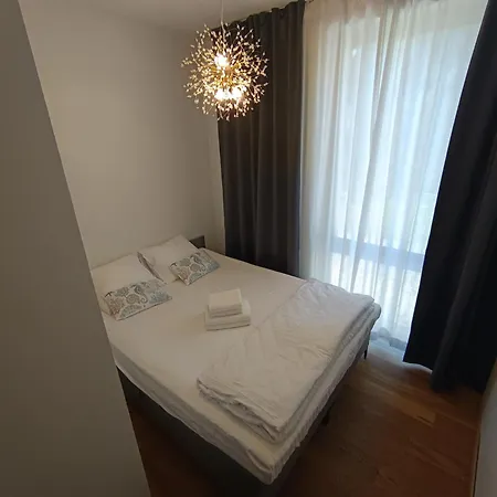 Kooli 27 , Pärnu